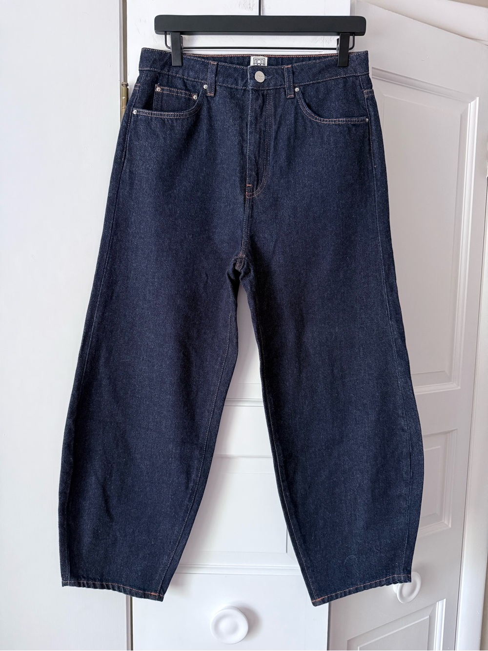 TOTEME Barrel Leg Denim Jeans Size 30 Dark Indigo - Picture 1 of 6